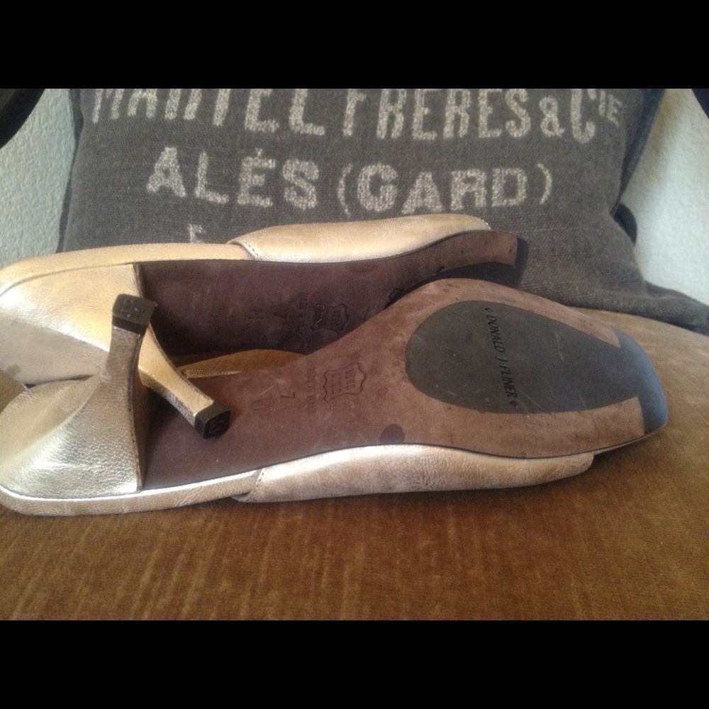 Champagne heels from Donna Pliner - Picture 3 of 4